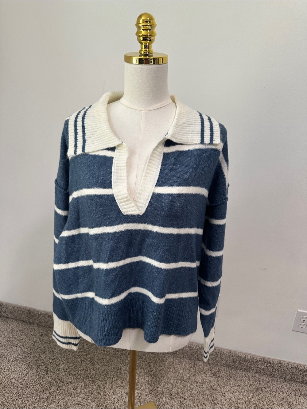 🏰 NWT Altar’d State Oversized Sweater